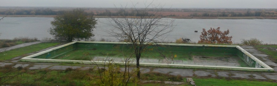 Активисты располагают данными о том, что комплекс с бассейном на набережной Херсона таки построят