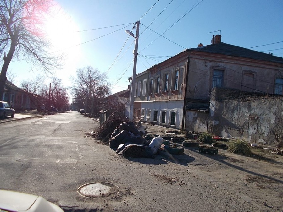 Схоже, у херсонської влади «дійшли руки» до стихійних сміттєзвалищ