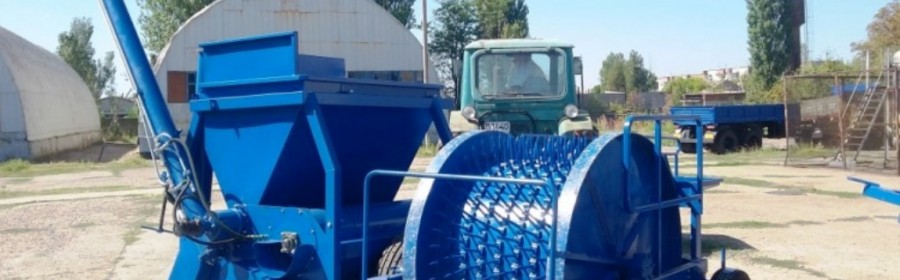 Новый комбайн для уборки тыквы без помощи каховских женщин пока не обходится
