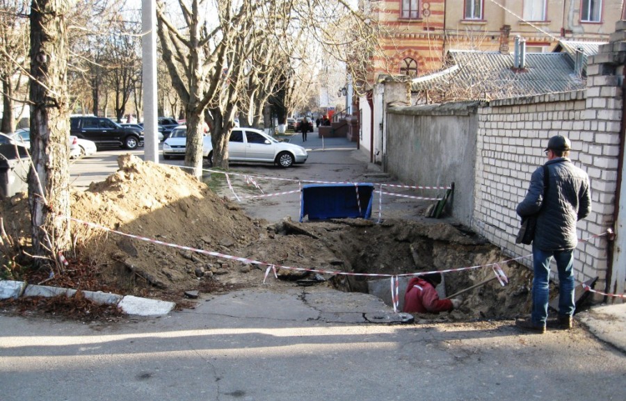 В центре Херсона расширяется аномальная зона (фотофакт)