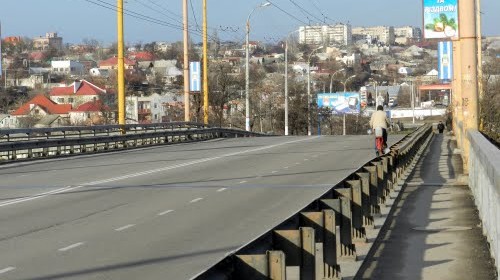 В Херсоне закрыли островской мост