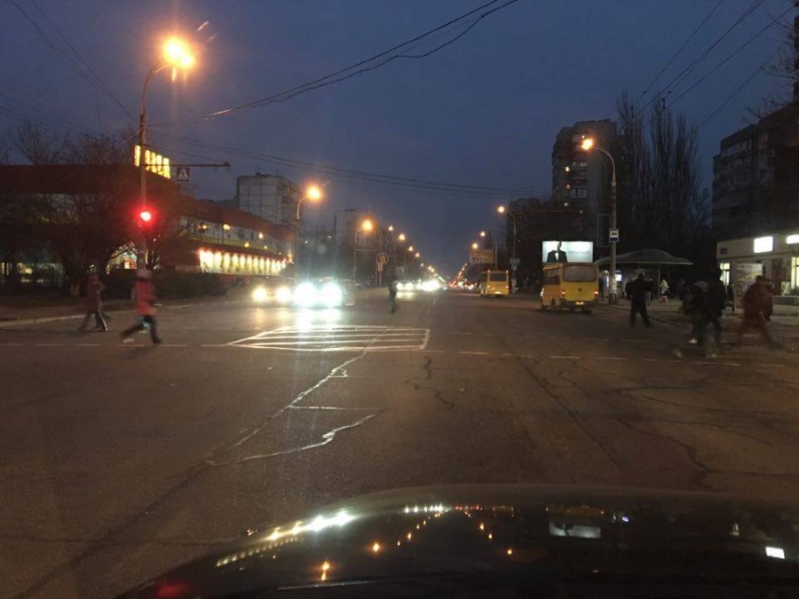 В Херсоне найдено аномальное место, где нанести двойную сплошную невозможно (фото)