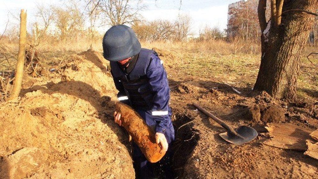 У Новій Каховці знешкодили старий крупнокаліберний  артснаряд