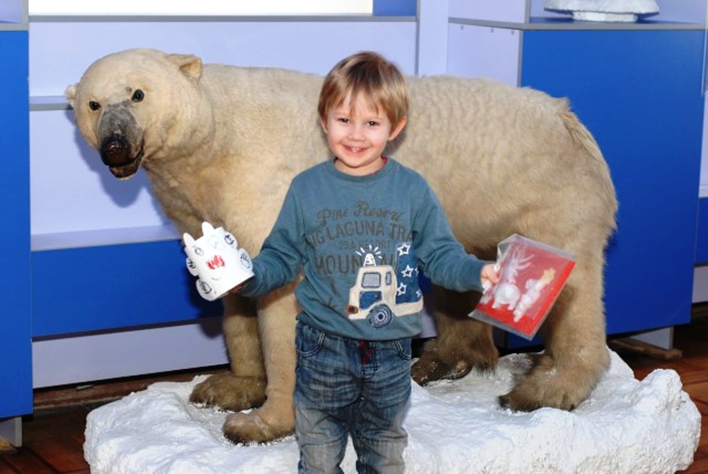 Найдено место в Херсоне, где можно сделать селфи с белым медведем