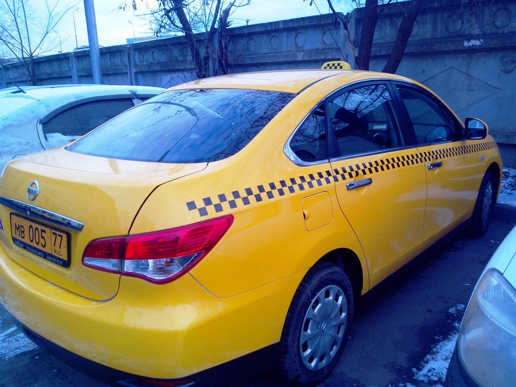 Херсонских таксистов заставят ездить с желтыми номерами