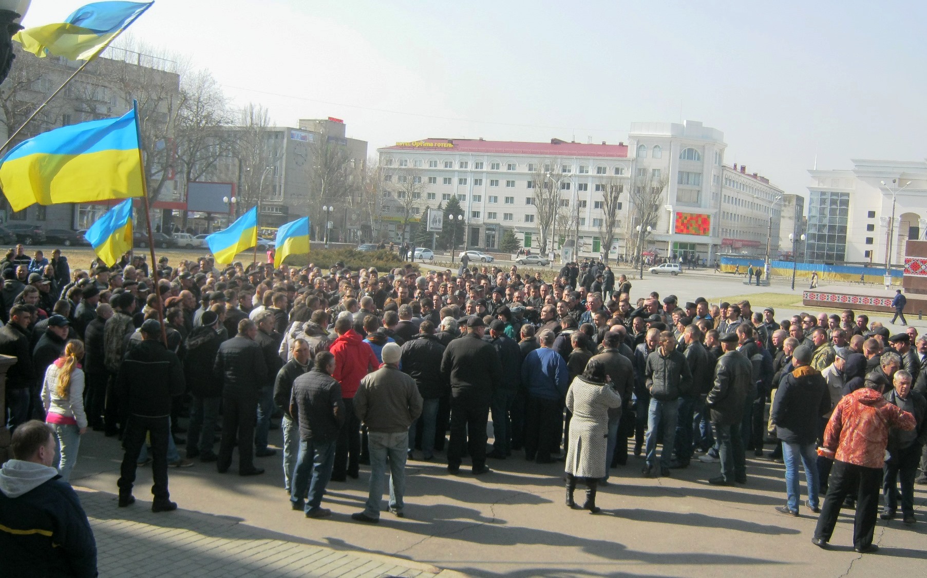 У стен ХОГА сегодня снова многотысячный митинг рыбаков