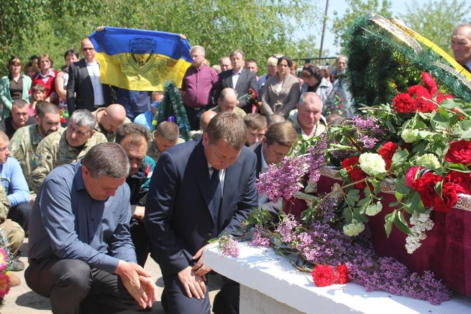 На Херсонщині вшанували загиблого бійця АТО з Олешок