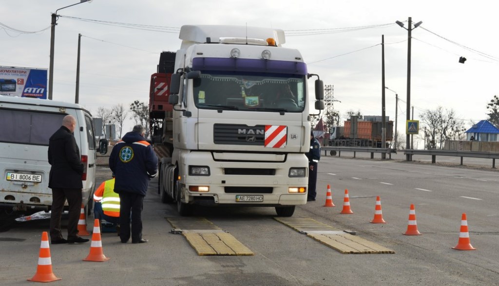 Для збереження херсонських доріг потрібно ще 5 вагових комплексів