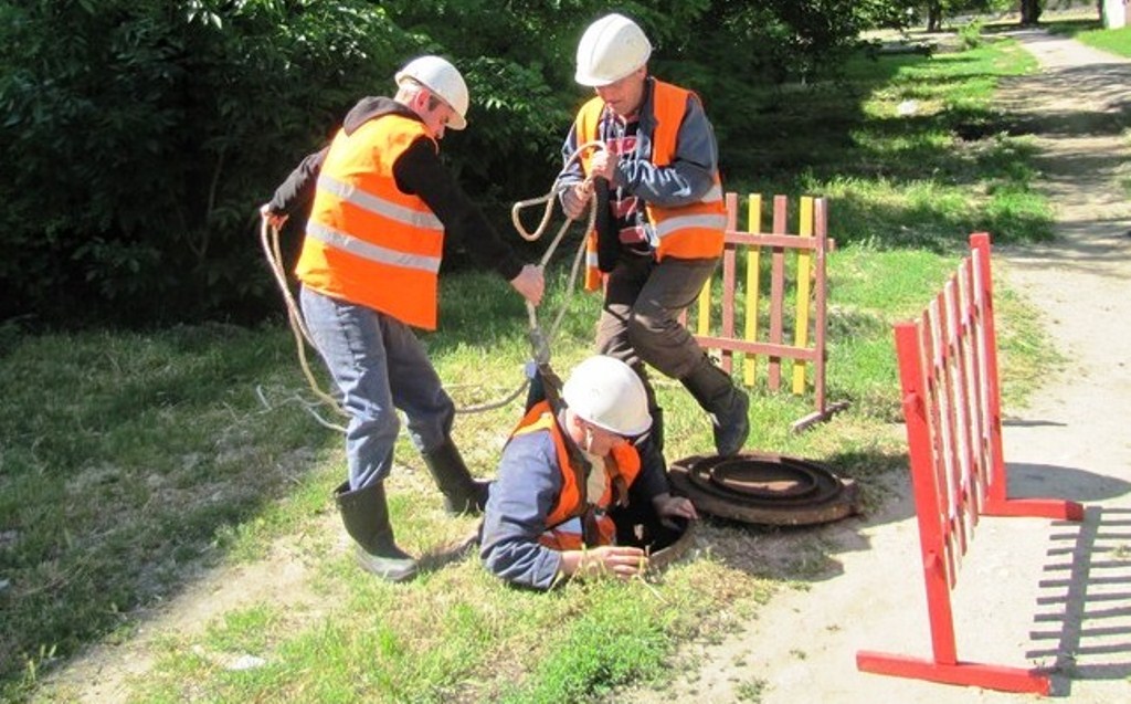 Прохідні канали Херсона проходять чистку і ревізію