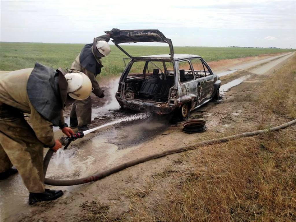 Під Херсоном загасили автівку