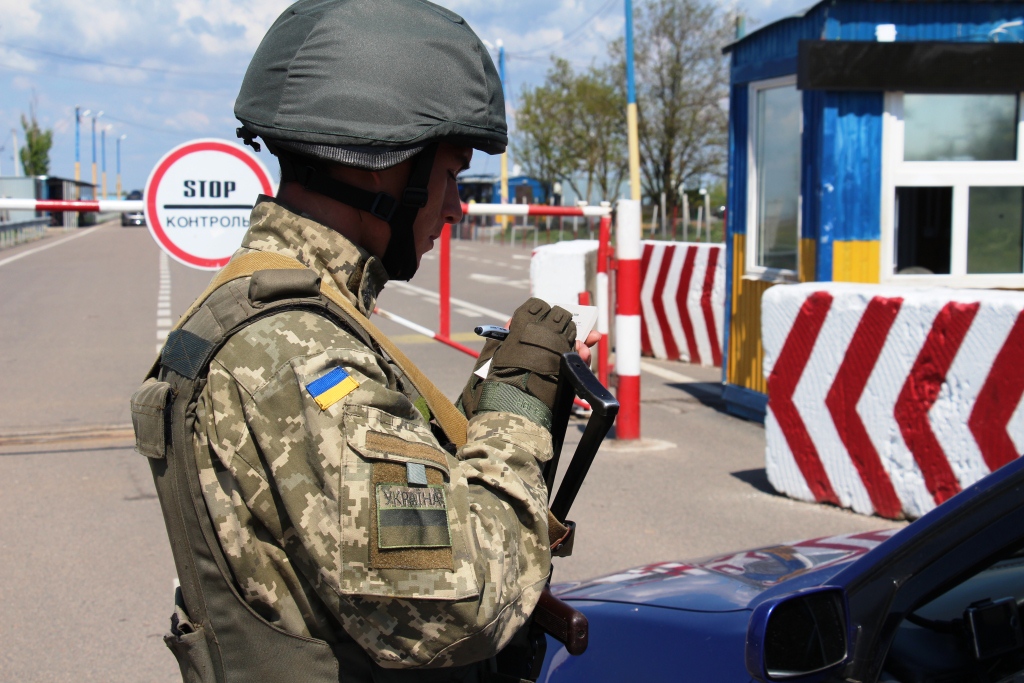 Херсонці на кордоні стикнулися з труднощами: та сторона сповільнює перетин