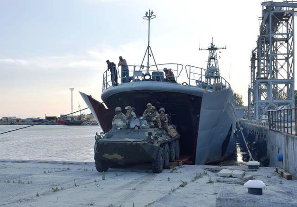 Совместные учения моряков и десантников прошли на Херсонщине