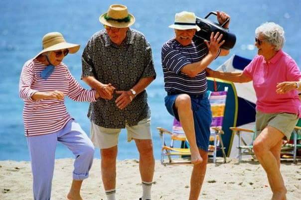 Херсонкам-учасницям майбутнього фестивалю «Золотий вік» пропонують з’явитися в оригінальних капелюшках