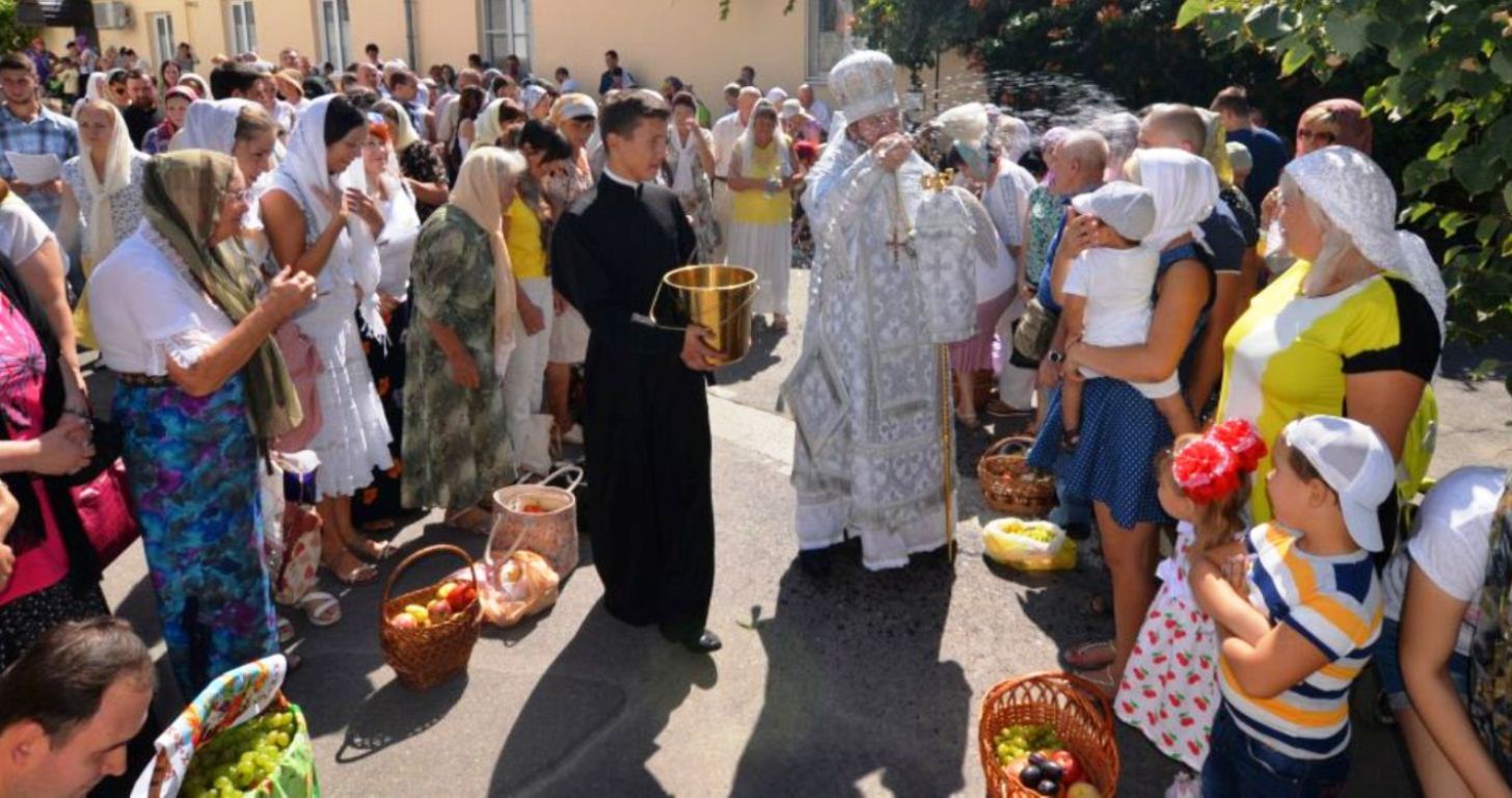 На Яблочный Спас в Херсоне  можно и плоды освятить, и чудотворной иконе поклониться