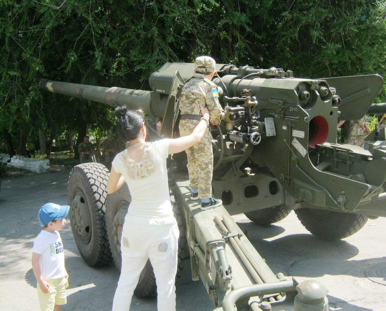 Военная техника в центре Херсона