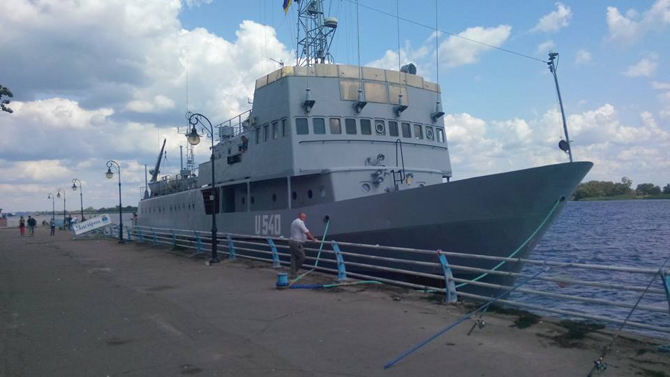 У херсонців є нагода не лише побувати на військовому катері, а й познайомитися з його капітаном – справжнім героєм