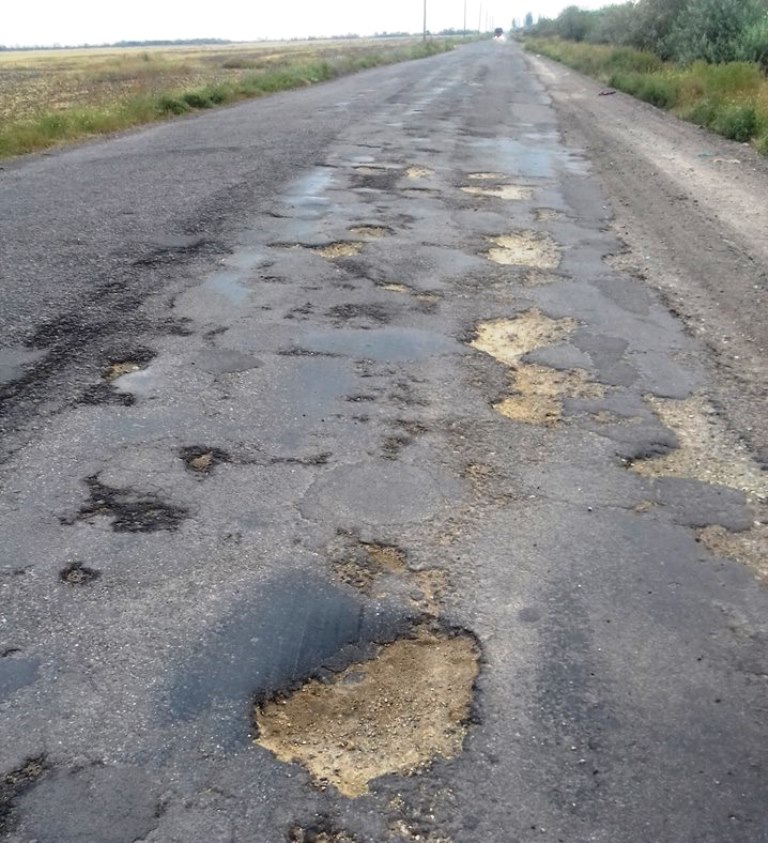 Дорога к херсонскому курорту все лето поражала туристов (фото)