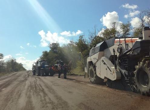 У соцмережах засвідчують -  на Херсонщині повним ходом іде ремонт траси Берислав-Н.Воронцовка