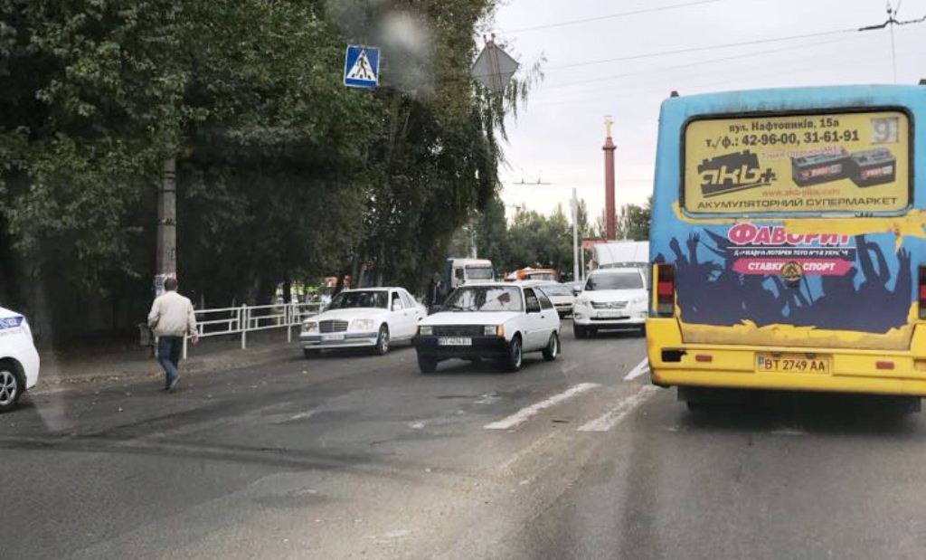 В Херсоне на подъезде к Площади Победы - ДТП (фото)