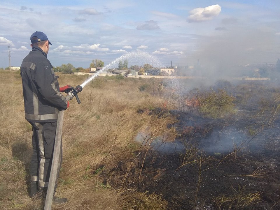 Гроші громад Херсонщини спалюються разом із травою