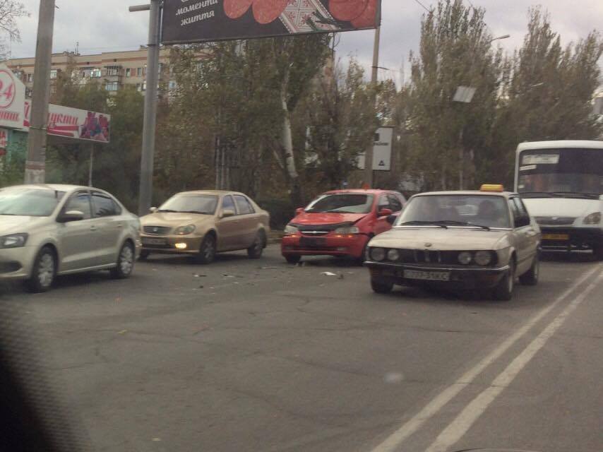 В Херсоне очередное ДТП с участием двух автомобилей (фотофакт)