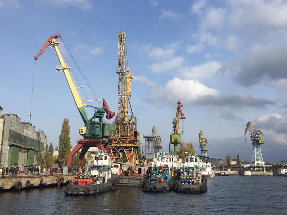 Один на всех: со строительством композитного дока херсонских корабелов поздравили представители всех веток власти (фото)