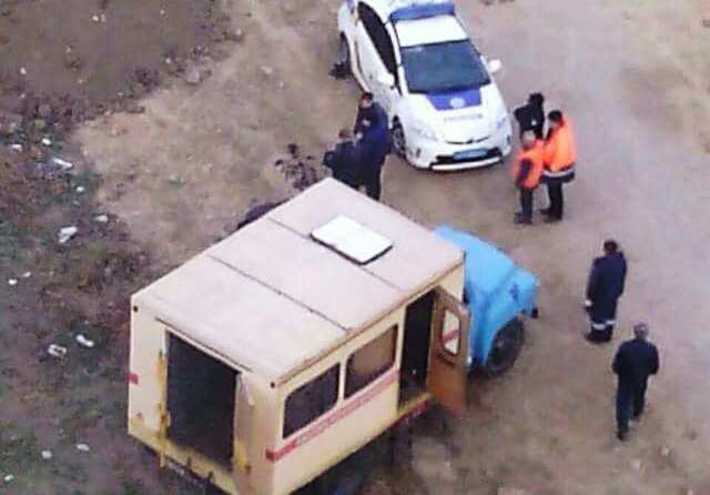 Полицейские в спальном районе Херсона обнаружили в люке останки человека (фото)