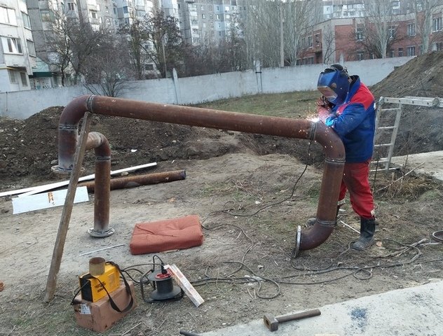 В Херсоне на Таврическом 12 многоэтажных домов получают воду от новой повышающей станции