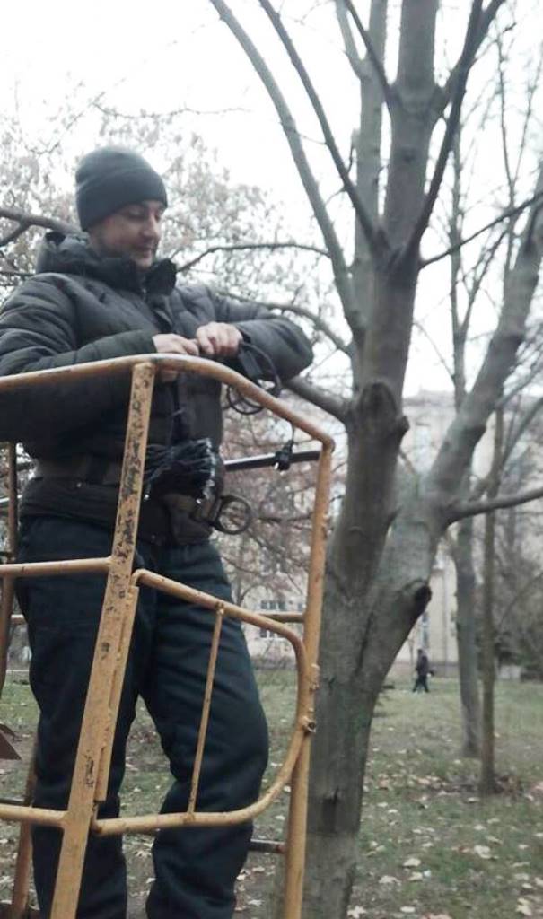 Новогодней иллюминации в Херсоне становится больше (фотофакт)