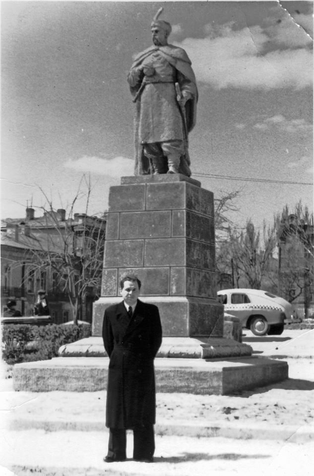 Рассказ о неизвестном памятнике Хмельницкому в Херсоне (фотофакт)