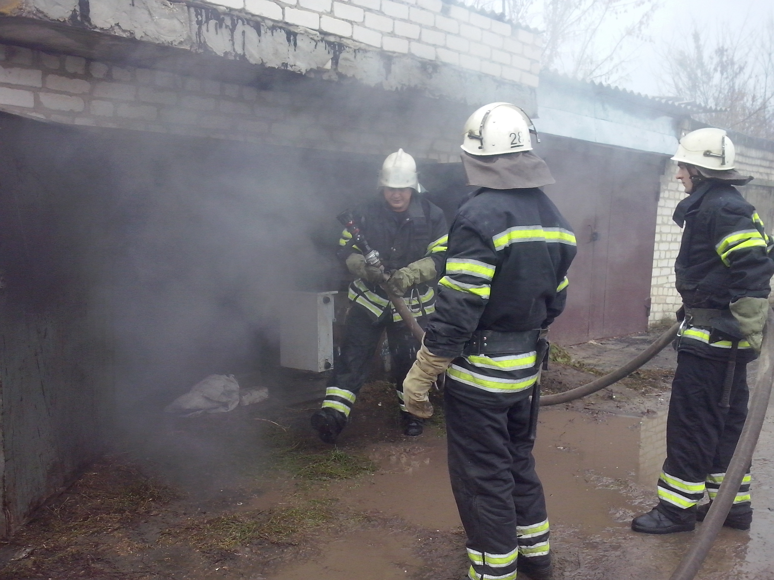 На Херсонщині, поки господарів не було вдома, рятувальники завадили вогню знищити їхній будинок