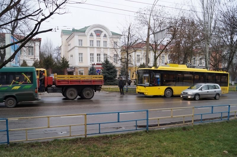 В центре Херсона сломался один из недавно купленных троллейбусов