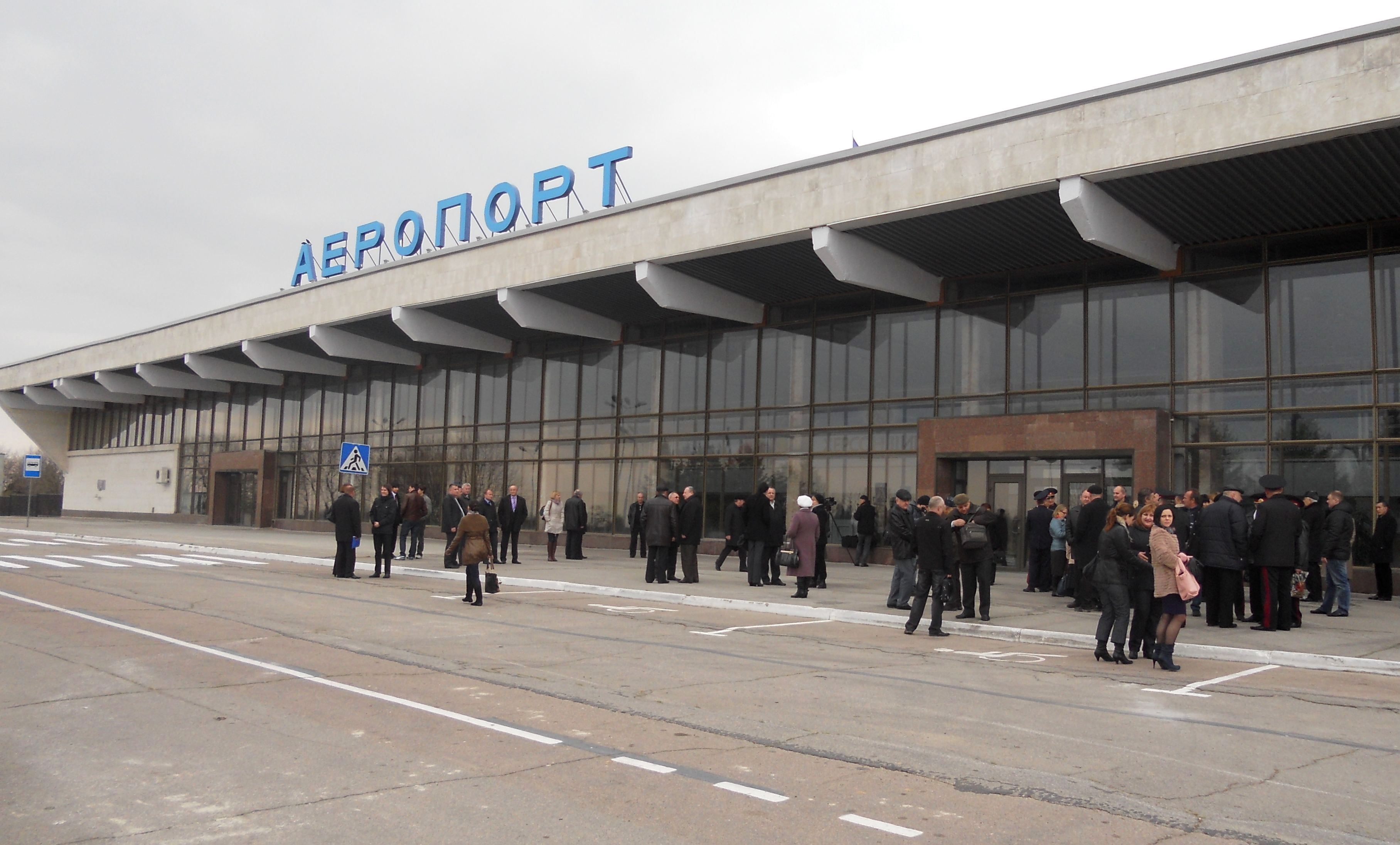 Стала известна причина аварийной посадки самолета, следовавшего в Херсон