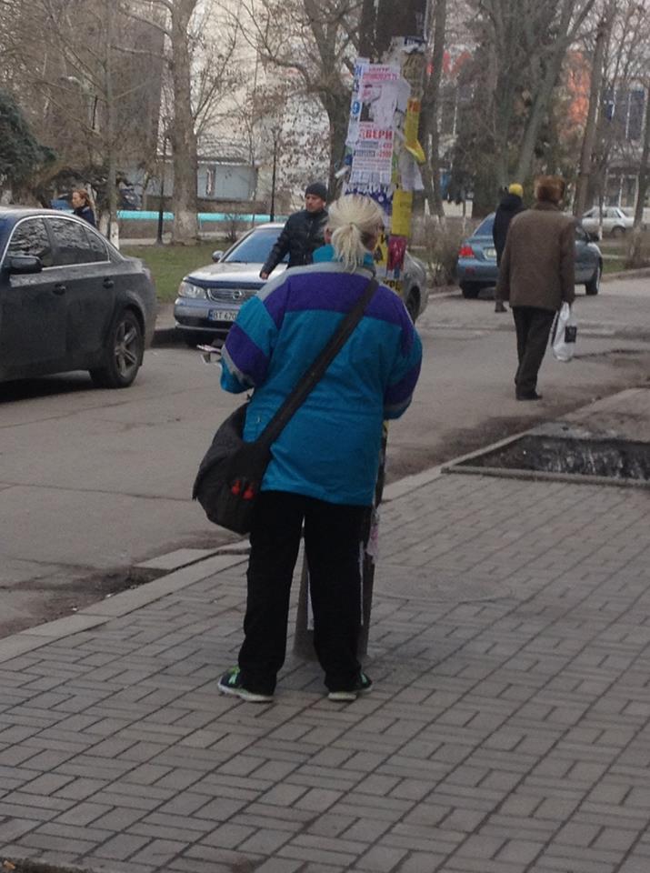 В Херсоне вроде как занялись расклейщиками объявлений где ни попадя