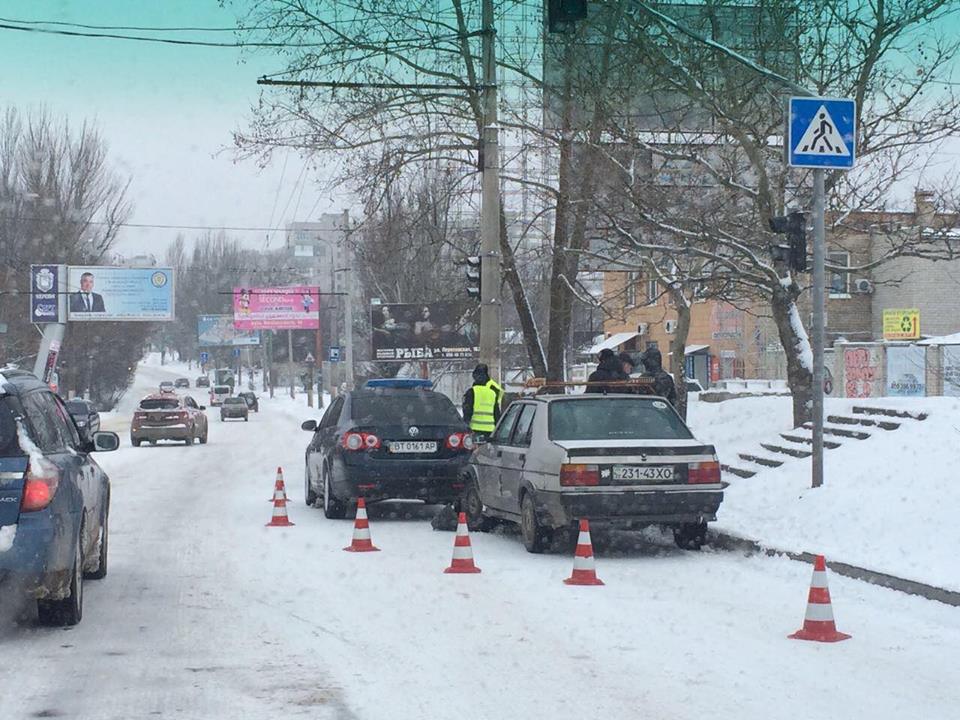 На выезде из Херсона – пробка из-за ДТП (фото)