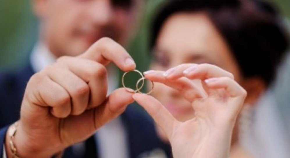 Кримчани одружуються і отримують паспорти на Херсонщині