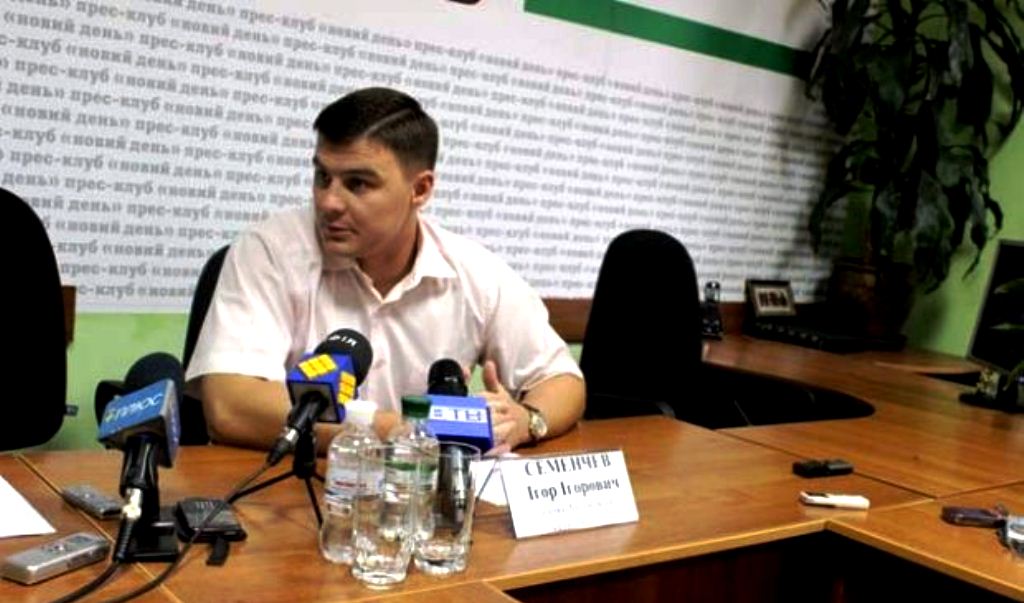 Игорь Семенчев-младший ответил на неудобные вопросы херсонских журналистов Игорь Семенчев-младший ответил на неудобные вопросы херсонских журналистов