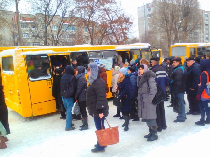 В Херсоне коммунальные маршрутки устроили 