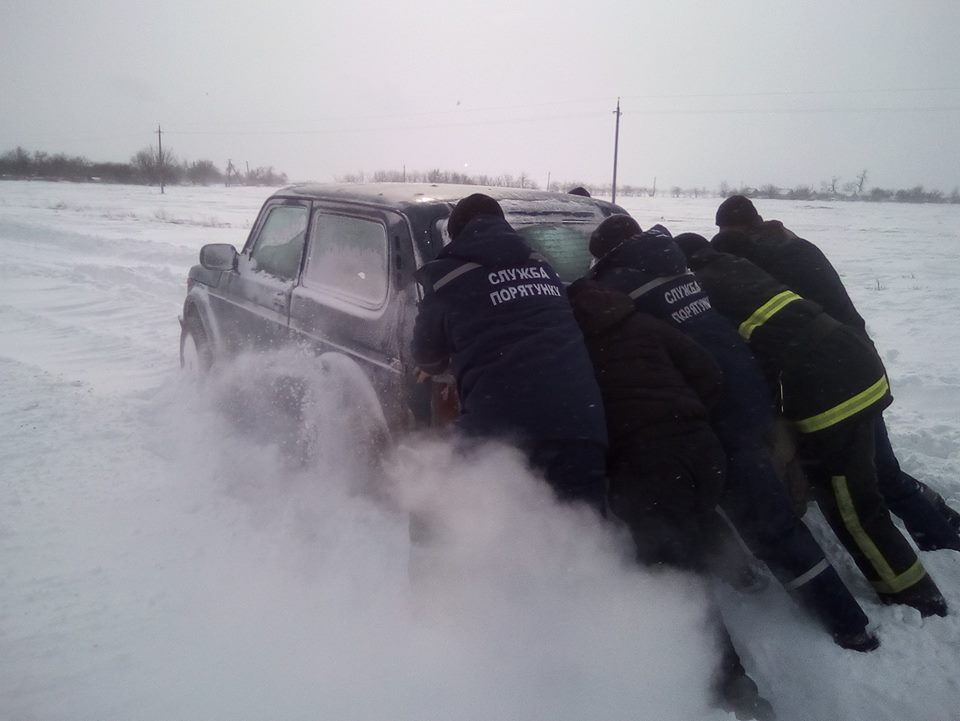 Рятувальники Херсонщини уточнили інформацію щодо ситуації на дорогах