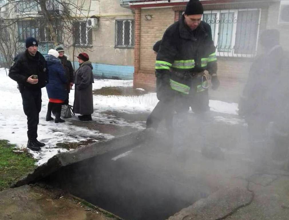 Безпритульний херсонець ледь не зварився в колодязі теплотраси, намагаючись зігрітися