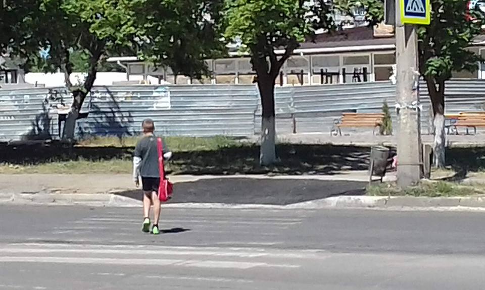 На улицах Херсона появляются пандусы - горожане удивлены 