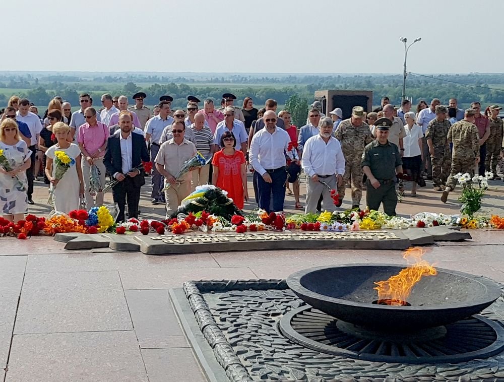 Голова обласної ради Владислав Мангер вшанував пам`ять жертв війни