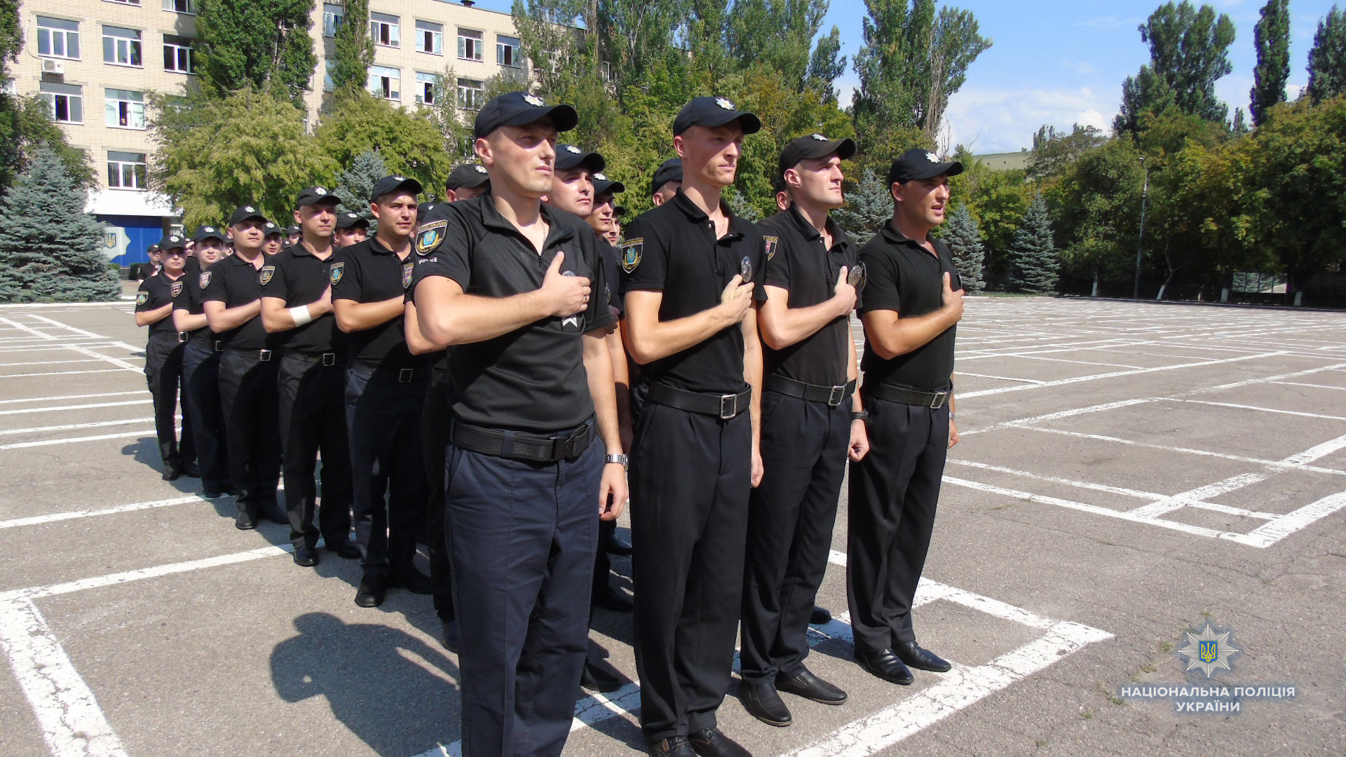 Сьогодні 19 нових співробітників поліції Херсонщини присягнули на вірність українському народу