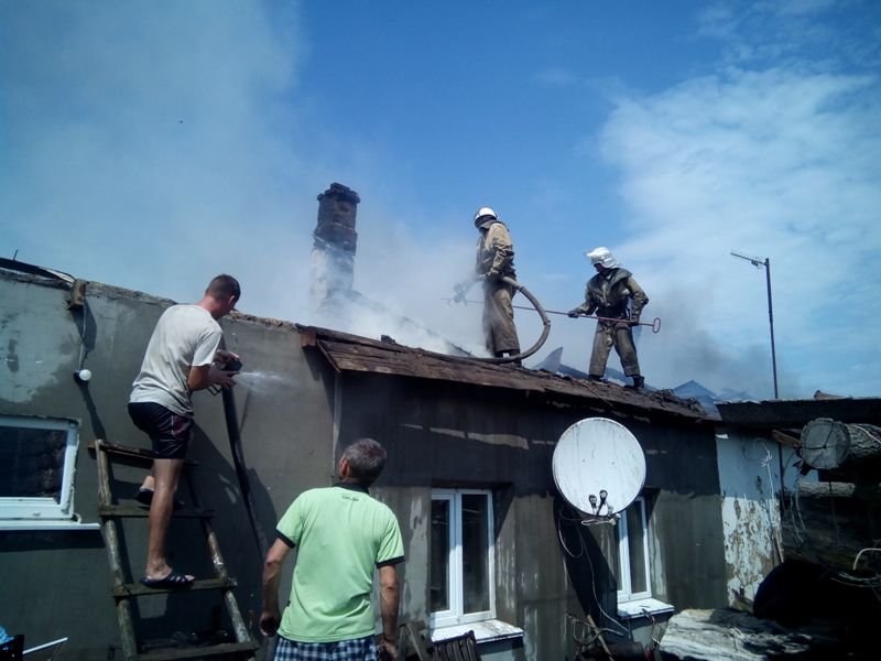 В Олешківському районі ліквідовано пожежу у приватному будинку