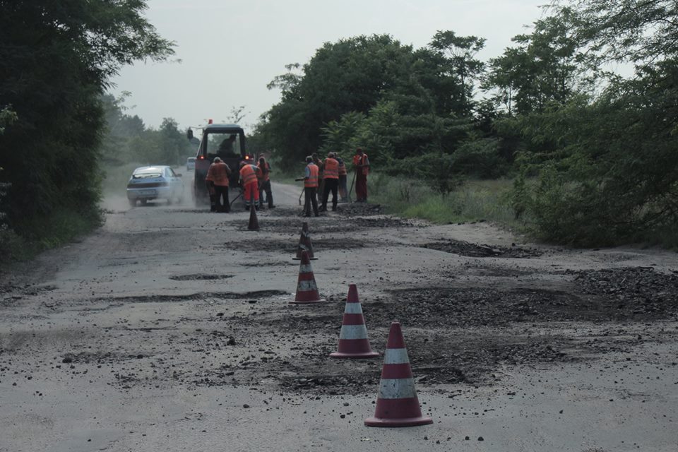 25% від запланованого вже зроблено - заступник губернатора розповів, які дороги ремонтують на Херсонщині