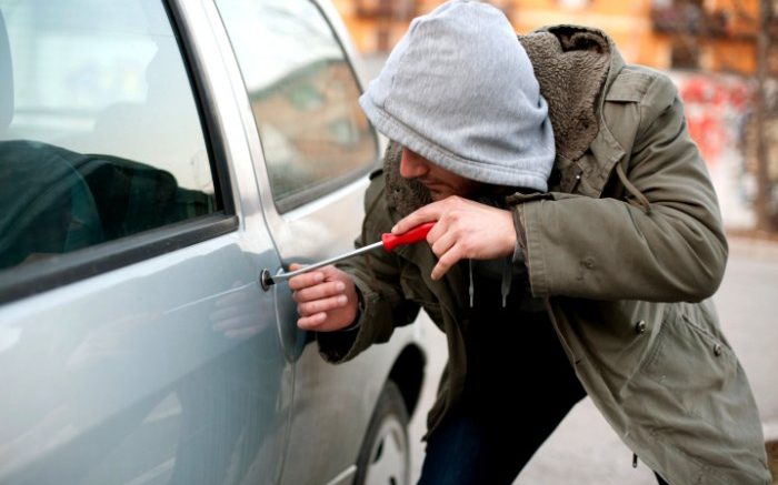 Залишати гроші в автомобілі не варто - кримінальна хроніка Херсонщини