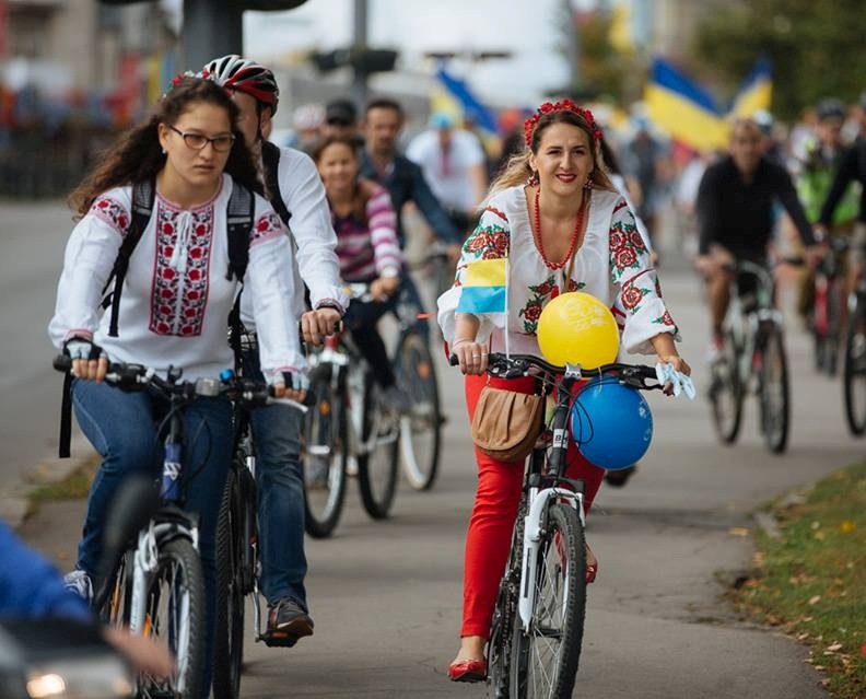 Херсонці святкують правильно - на велосипедах