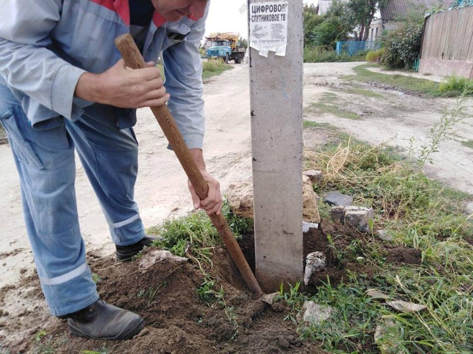 Херсонці знову без світла - лихач на вантажівці залишив частину мікрорайону «Воєнка» без електроенергії