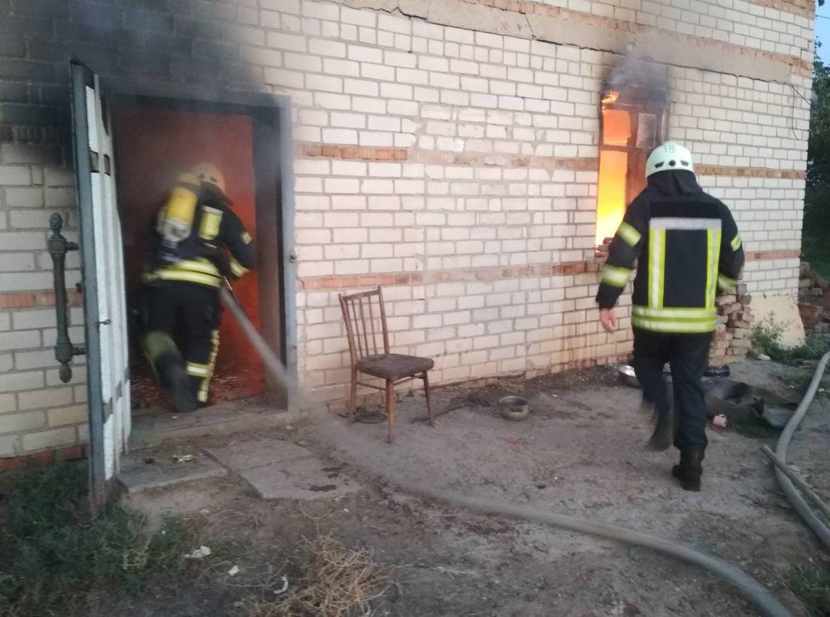 У Білозерському районі під час ліквідації пожежі у будинку виявлено загиблого господаря