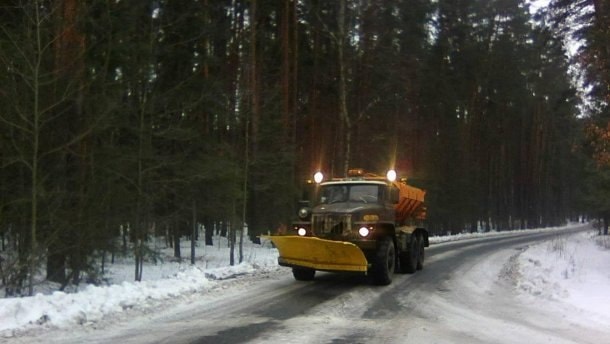 На дорогах Херсонщини вже працює снігоприбиральна техніка - Олександр Адамчик